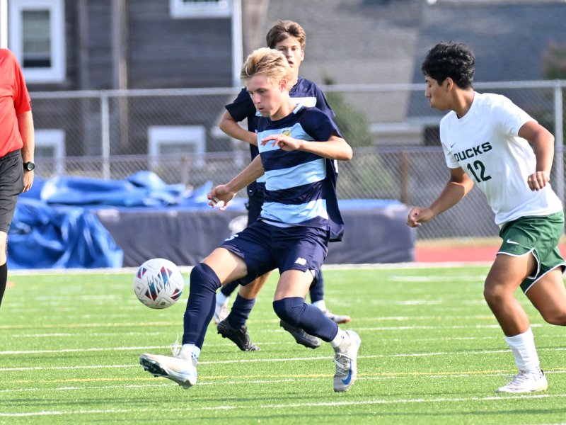 Cape’s Seth Benjamin controls the ball in the midfield past Anthony Morales-Hernandez.