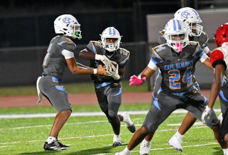 Oz Batson runs for a long gain.