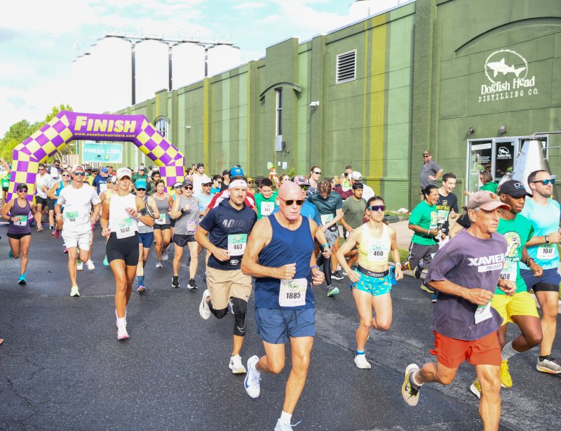 The start of the 18th annual Dogfish Dash. DAVE FREDERICK PHOTO