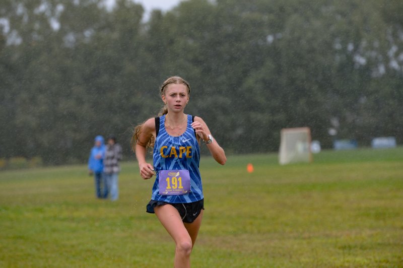 Bree Terhune of Cape glides to a time of 21:33.