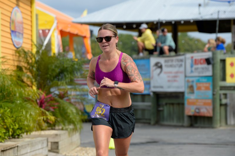 Stephanie White Guerrieri logs a time of 27:31 at the Stop, Drop & Run 5K.