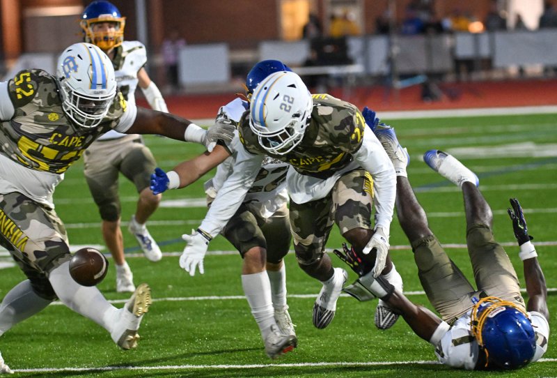 Cape’s Oz Batson loses the handle but the Vikings get the ball back on a recovery.