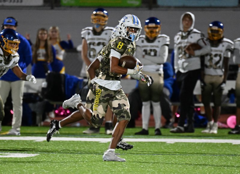 Tyrone Handy runs for a Cape touchdown, but it’s called back on a penalty.