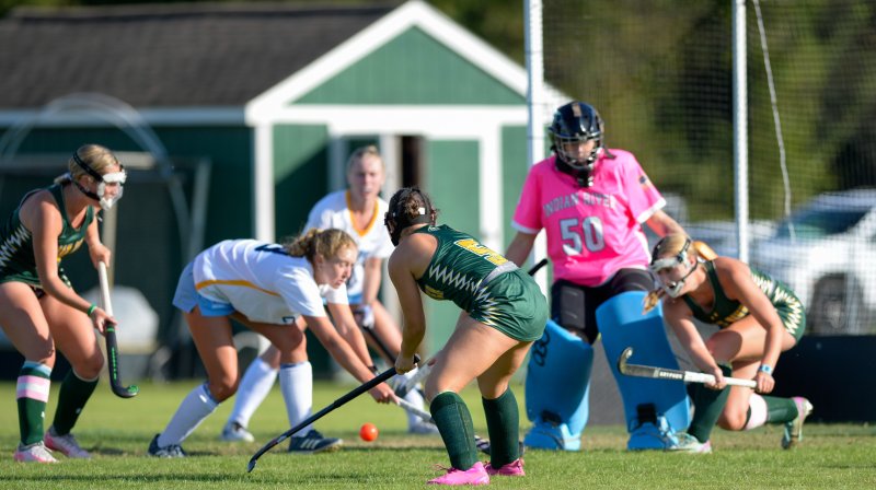 Mairead Rishko looks for control on a Cape corner.