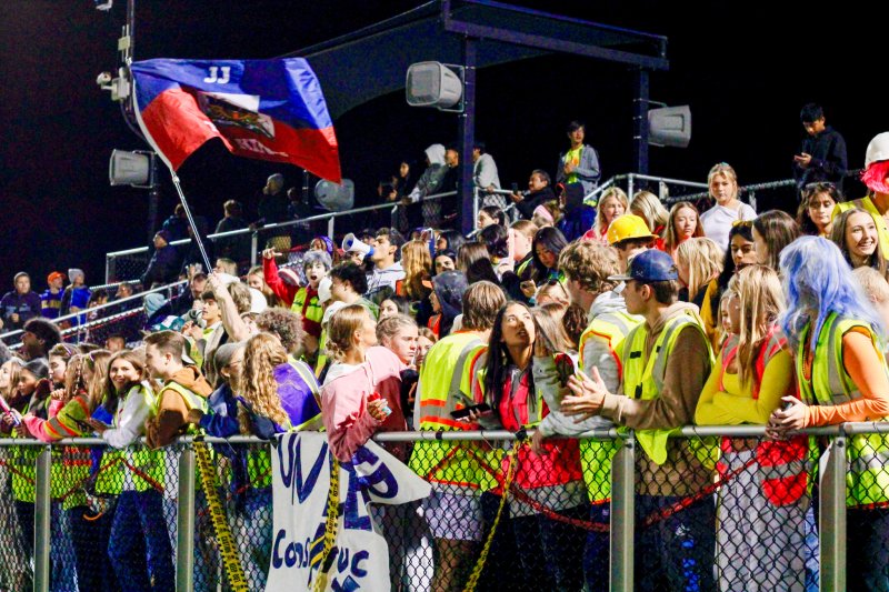 Seating was at a premium for the Battle of Georgetown but bright colors were everywhere. AARON R. MUSHRUSH PHOTO