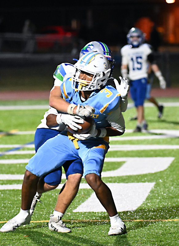 Sophomore Mikiah Jackson grabs a pass for a successful two-point conversion.