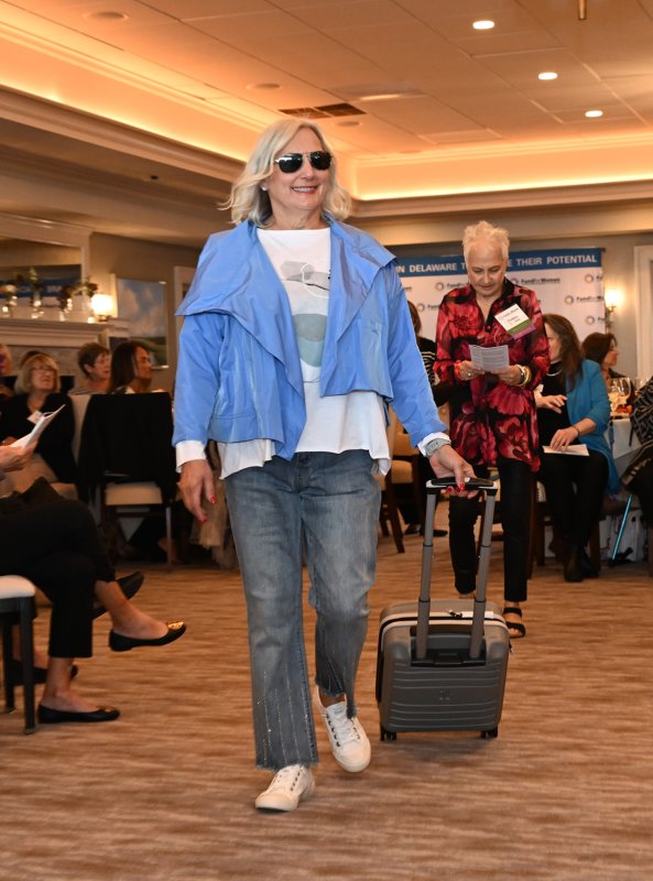 Celia Aufdemberge wears a denim outfit from Sty.Lisshh.