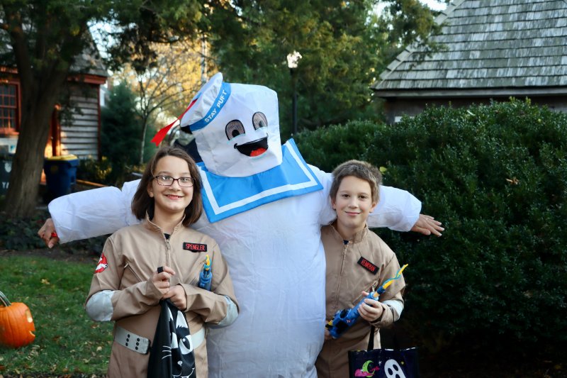 Who ya gonna call? How about Nora, Dorina and Jack David, the Ghostbusters?
