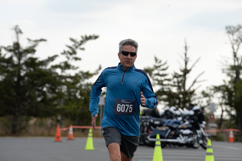 Herbert Kaufer finishes in 27:34.