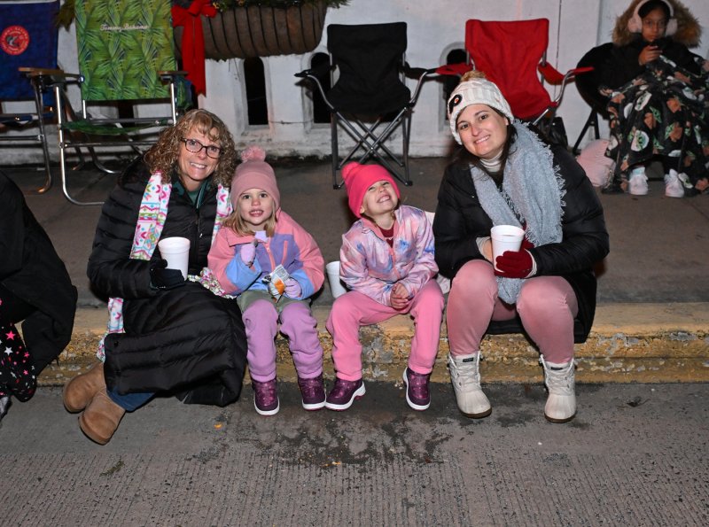 Watching the parade are (l-r) Terry, Rory, Raelyn and Vicki Suess.