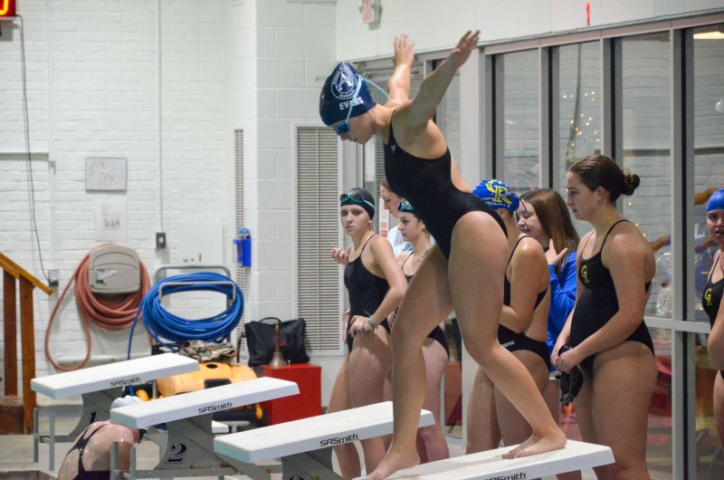 Seahawks senior Victoria Evans prepares to dive.