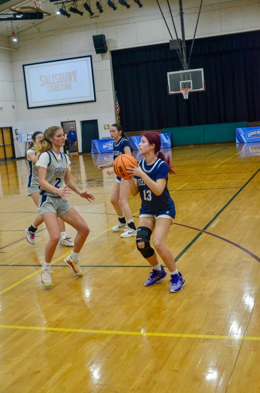 Seahawks junior Bella Zorn starts to shoot.
