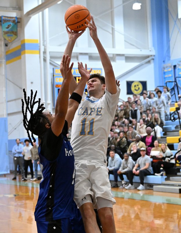 Braxton Figgs snags one of his seven rebounds.