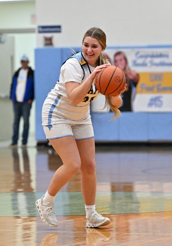 Cape junior Brynne Fox runs an offensive play.