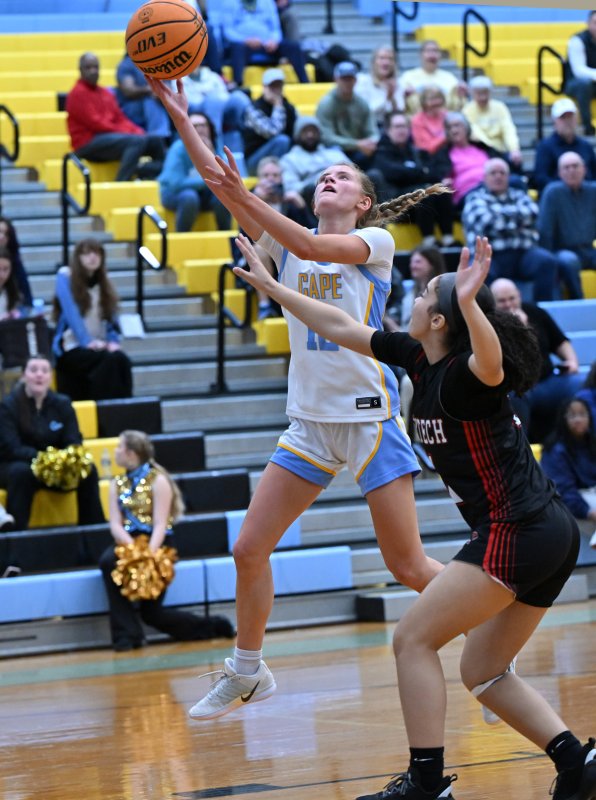 Amara Fruchtman lays one in.