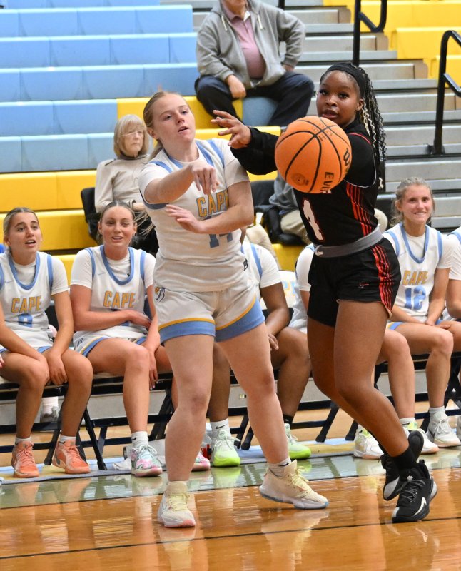 Cape senior Sydney Whetzel passes down low.