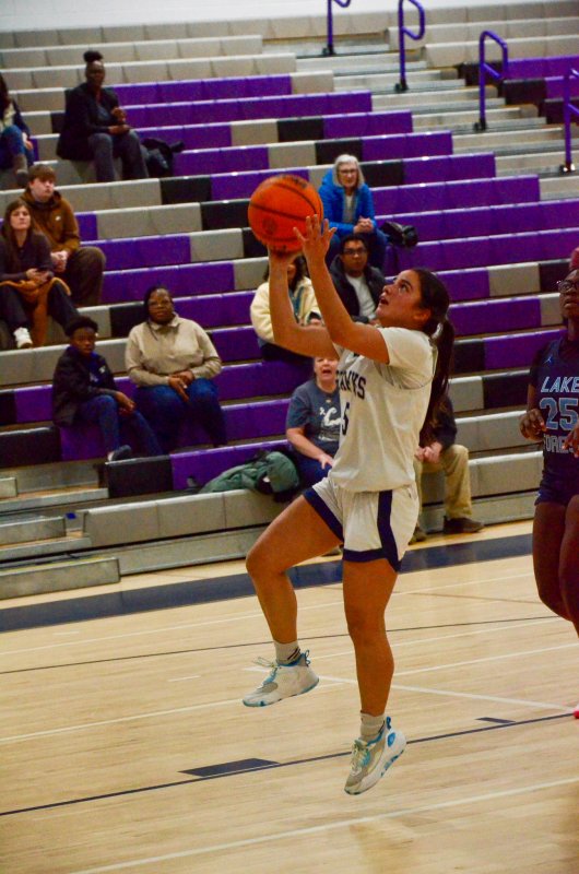 Seahawks freshman Patti Lara Nieto puts in a lay-up after collecting a steal on defense.