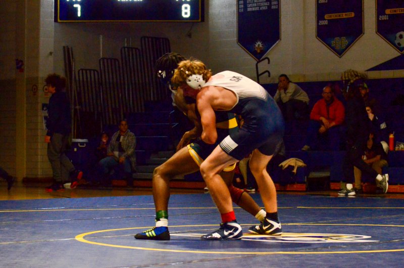 Seahawks junior Jeremy VanPelt holds on for a one-point win.