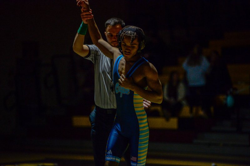 Cape’s Geoffrey Davis accepts a forfeit at 132.