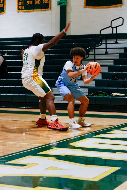 Cape freshman Darren Fraiman passes inside from the corner.
