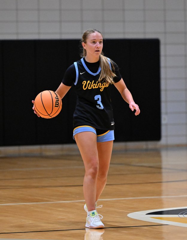 Mairead Rishko sets up the offense.