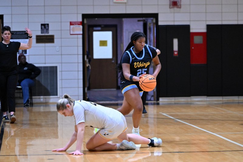 Cape sophomore Jordynn Bowe figuratively breaks the ankles of Padua’s Lilianna DiMarco.