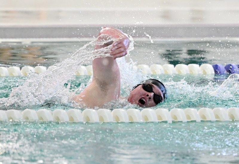 Cape junior Cole Huxtable swims the 500 free.
