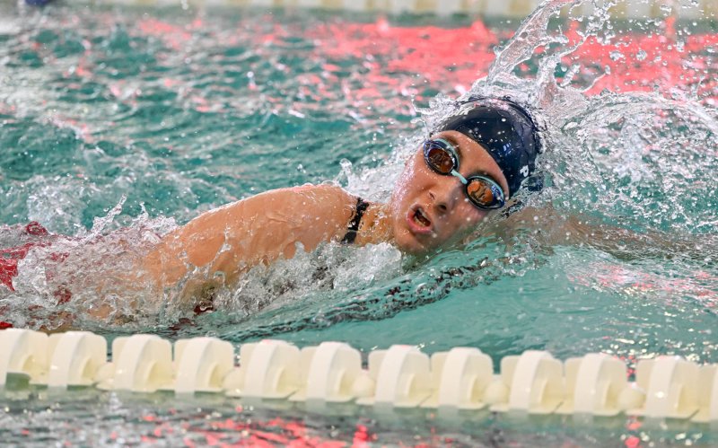 Sussex Academy’s Caitlin Perchiniak swims to fourth in the 500 free with a time of 5:49.08.