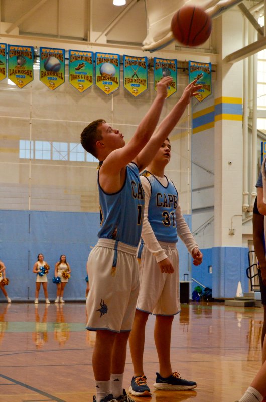 Vikings sophomore Luke Archer heated up with quality looks in the paint.