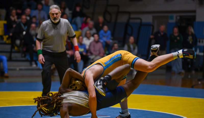 Blake Walker get a takedown against Dover.