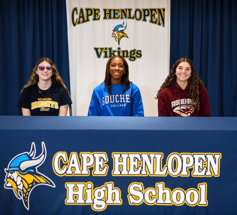 Committing to play sports in college are (l-r) Madison Lubiniecki, McKenzie Everson and Olivia Brittingham. DAVE FREDERICK PHOTO