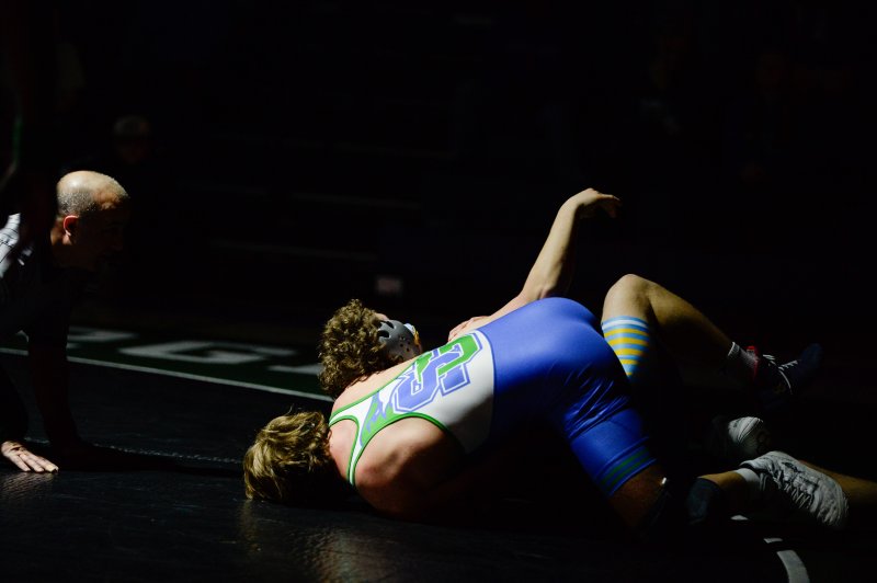 Aidan Dawson gets late takedown over Robbie Payton in a 5-3 win.