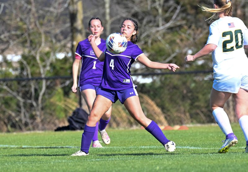 Junior Zhandra Martinez-Nieto traps a possession for the Royals.