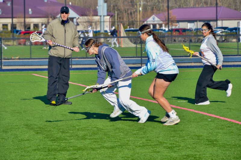 Seahawks junior Meredith Schiff scoops up a ground ball.