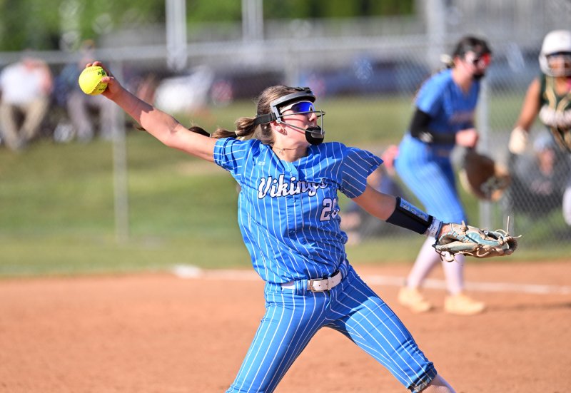 Freshman Riley Windish came in from the bullpen to relieve Sara Craig.