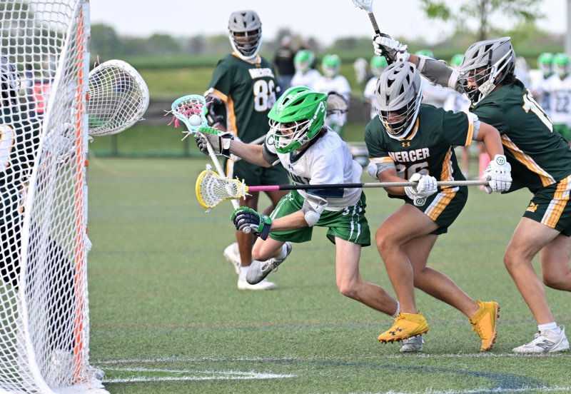 Delaware Tech’s Ty Montgomery (Red Lion Academy) dives in for a shot on goal.