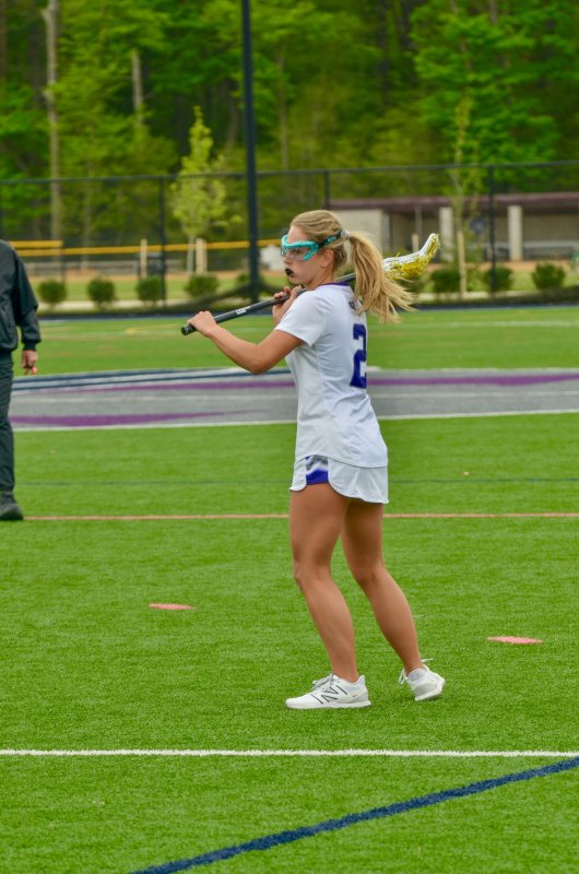 Seahawks junior Liz Layton keeps the ball moving on offense.