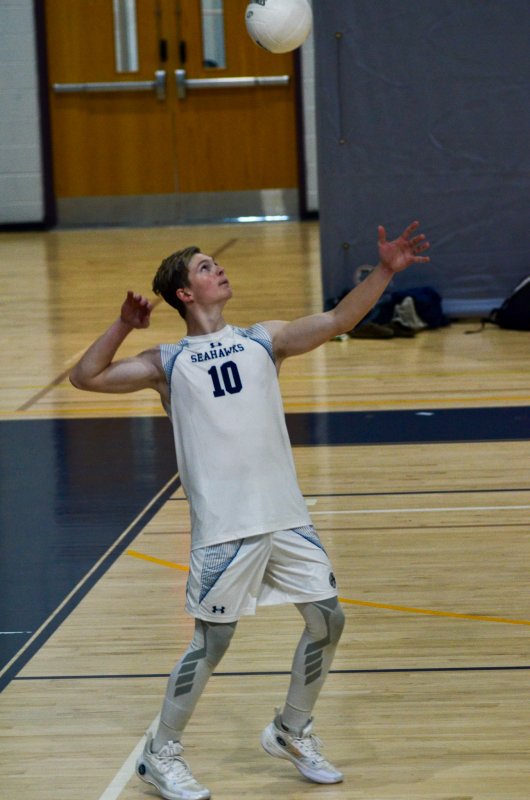Seahawks senior Jerry Green delivers the ball.