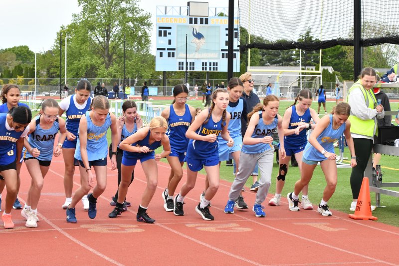 The start of the middle school girls’ 1,600 meters at Cape. DAVE FREDERICK PHOTO