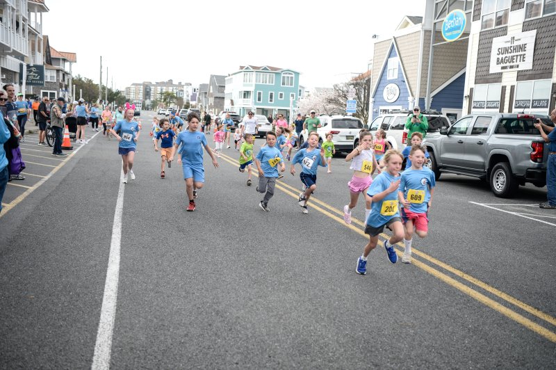 The Bunny Palooza Kiddie Dash attracts a crowd of lively youngsters. DAVE FREDERICK PHOTOS